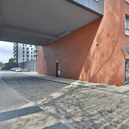 Fahrenheit In By Renters Apartament
